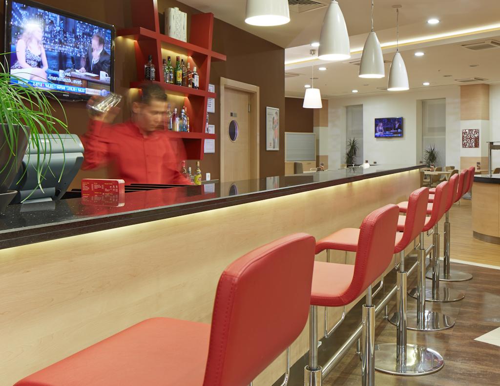 Ibis Adana Hotel Exterior foto