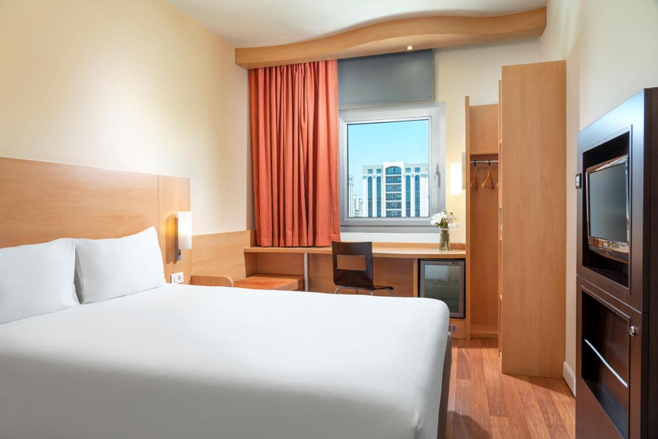 Ibis Adana Hotel Exterior foto