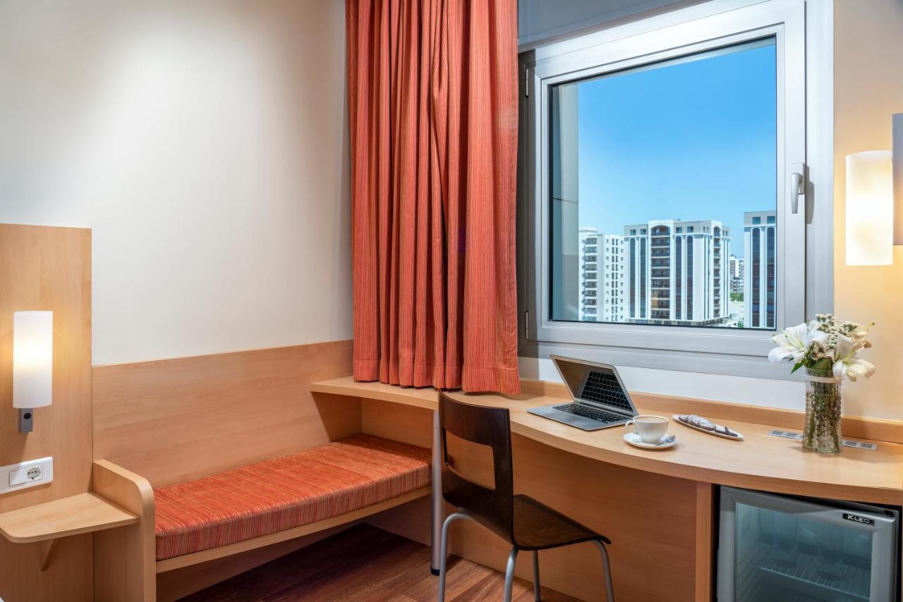 Ibis Adana Hotel Exterior foto