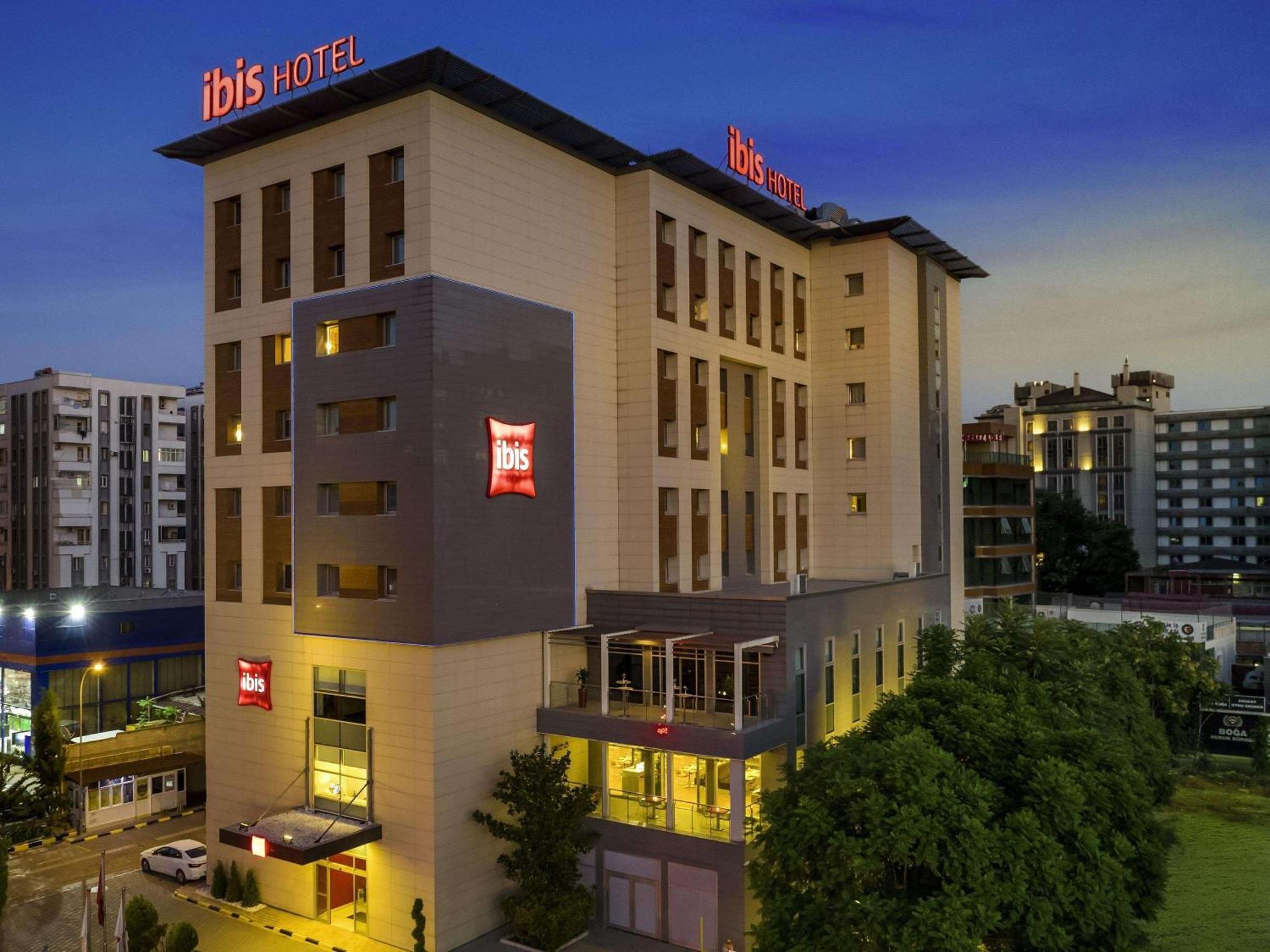 Ibis Adana Hotel Exterior foto