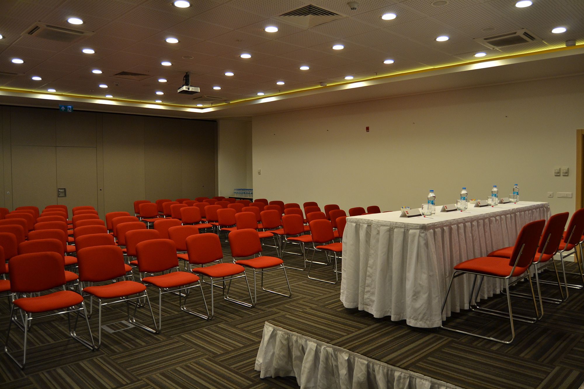 Ibis Adana Hotel Exterior foto
